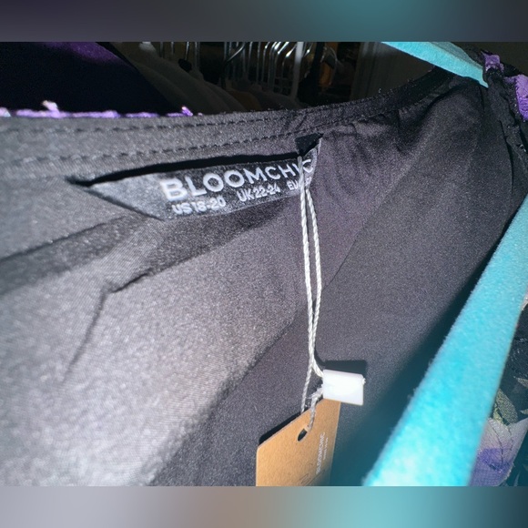 BloomChic Chiffon Floral Mesh Wrap Ruffle Hem Blouse. 18/20 NWT 2x - Picture 11 of 15